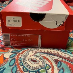 Nike Roshe One sneakers